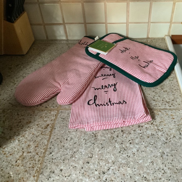 COPY - NWT KATE SPADE Three Piece Christmas Kitchen Set - Picture 2 of 3